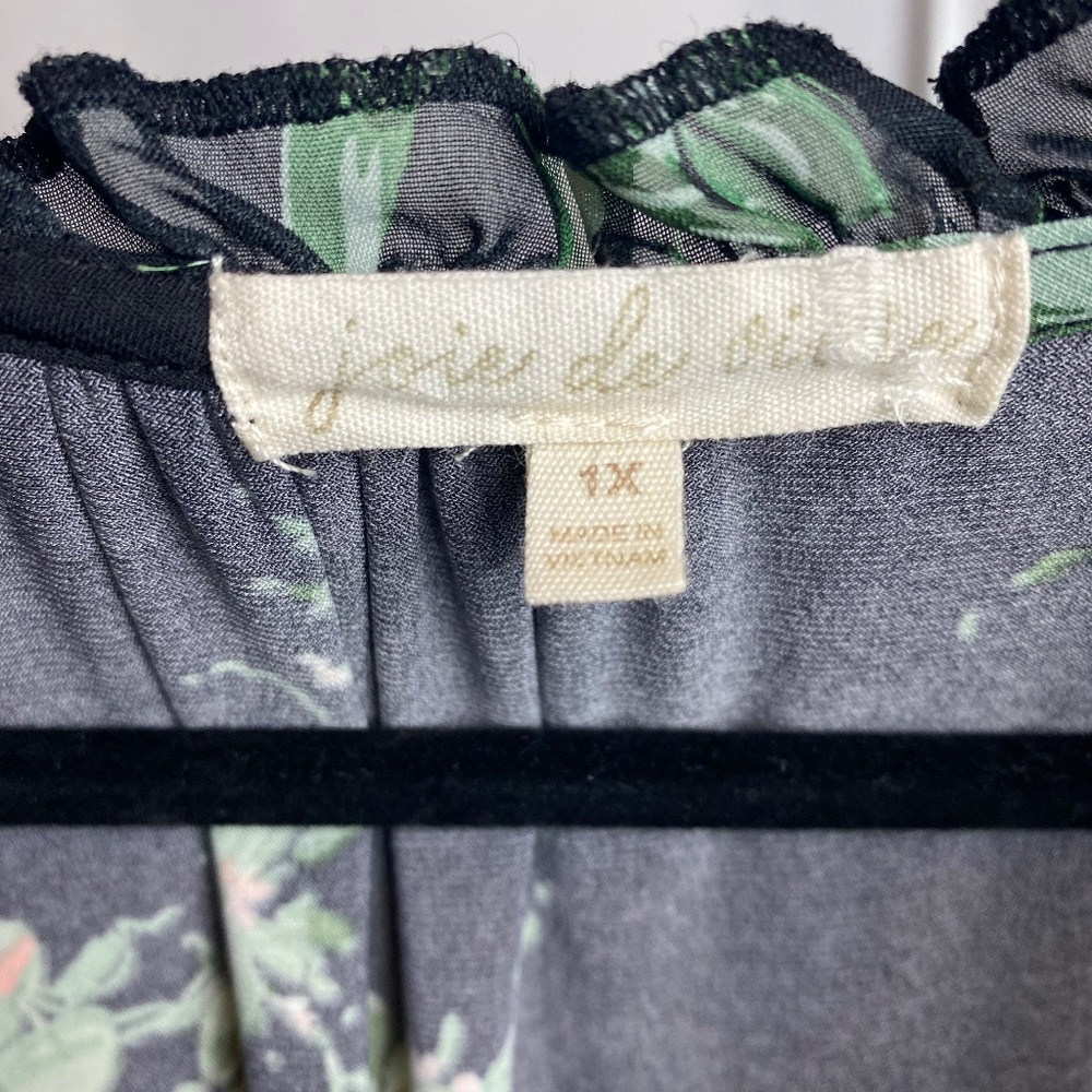 Joie Womenʻs Plus Size Sleeveless Black Floral V-neckline Blouse w/ Tie 1X - Picture 4 of 9